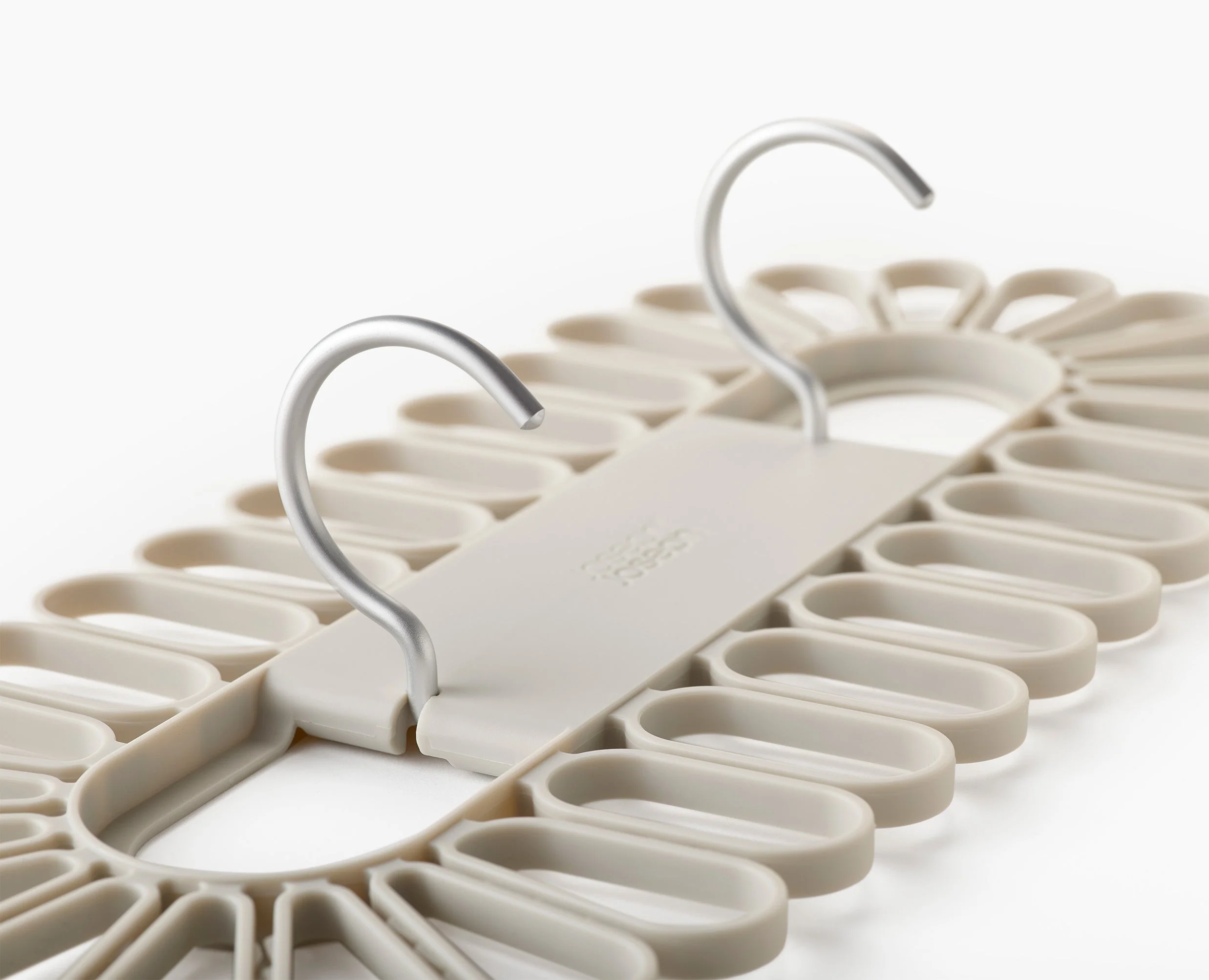 2-Piece AirFrame™ 21m & Petal™ 32-Piece Clothes Airer Set - Image 7