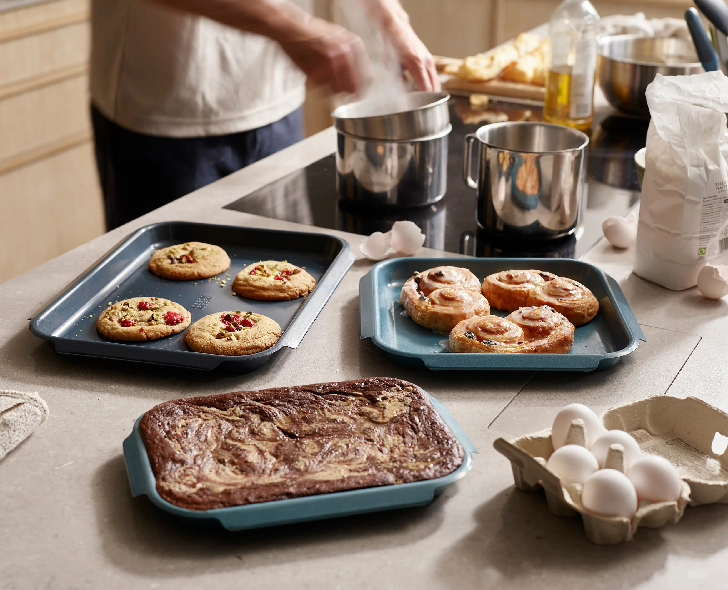 6-piece Nest Non-stick Baking Tray Set - Image 2