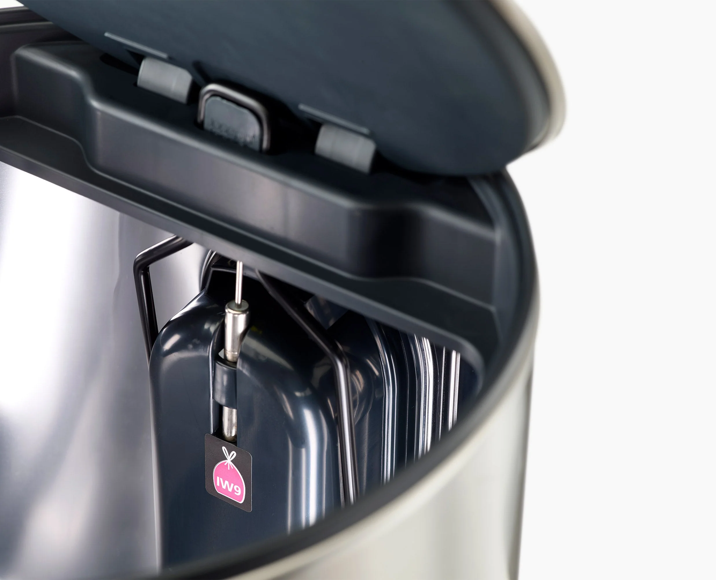 Arc™ 10L Easy-push Stainless-steel Pedal Bin Starter Set - Image 6