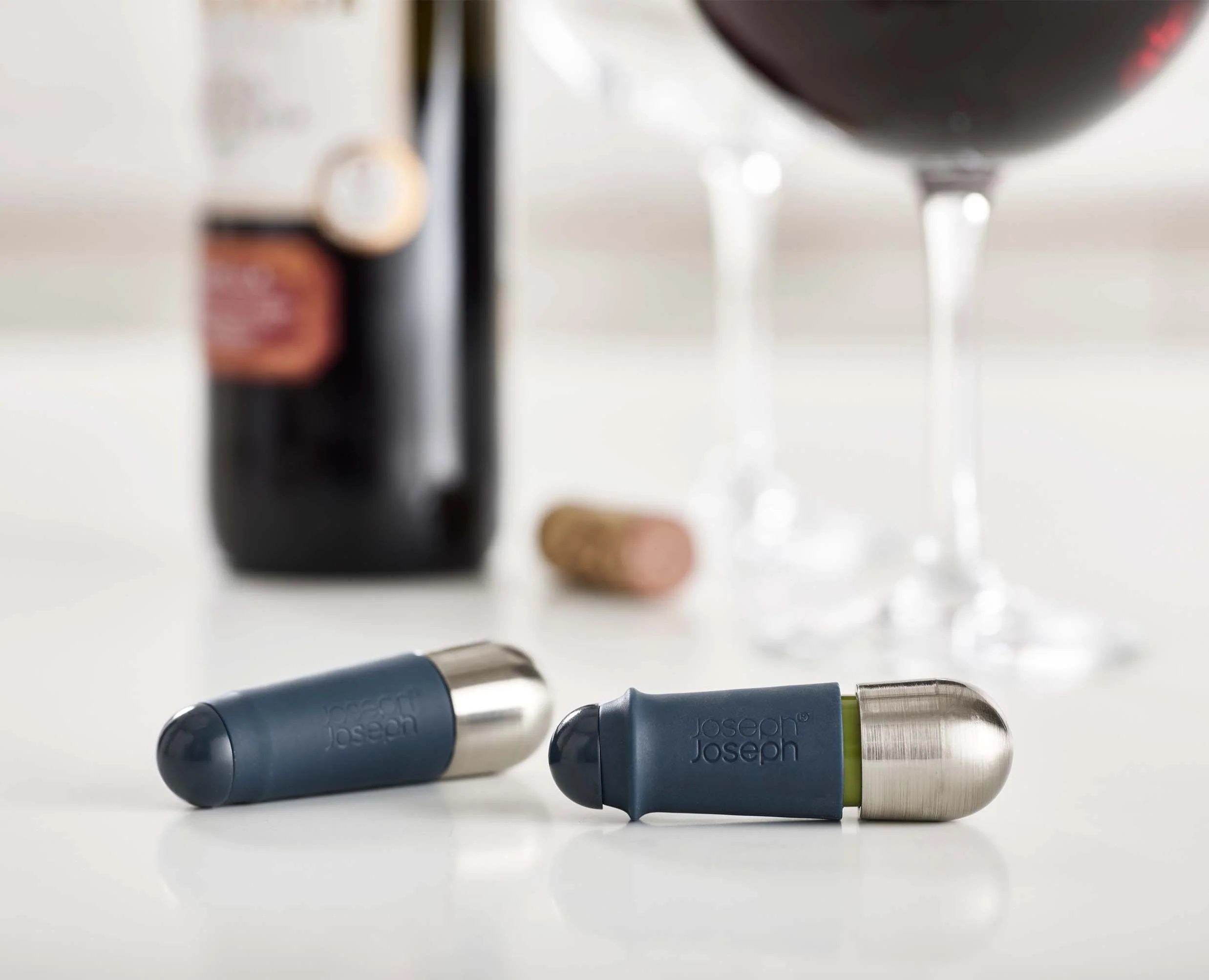 BarWise™ Twist-lock Wine Stoppers - Image 4