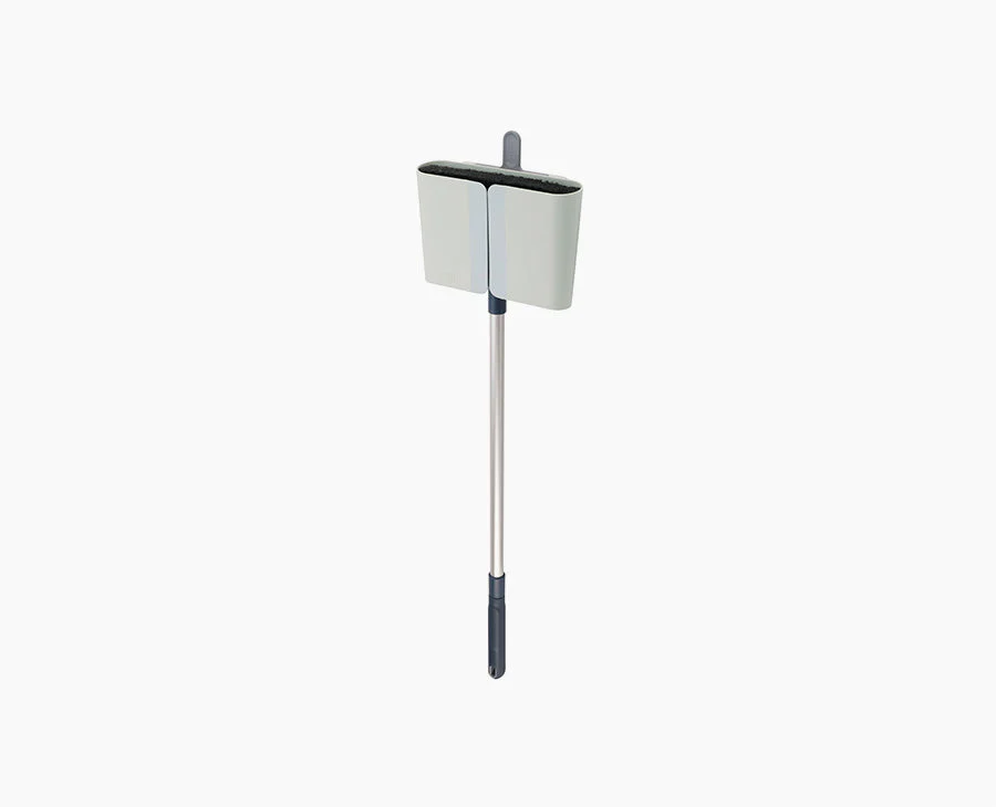 CleanStore Blue Wall-mounted Broom