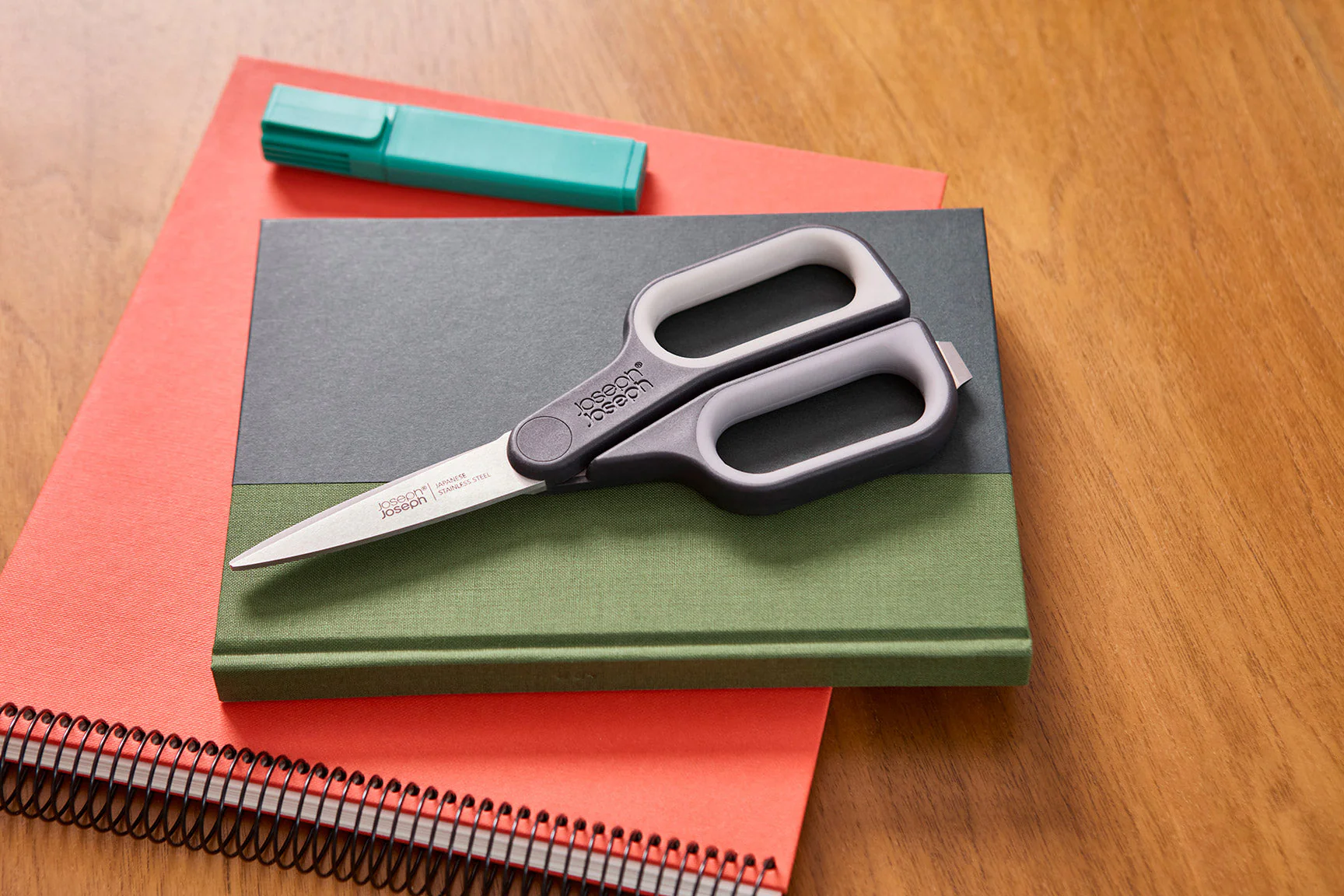 CutPlus Grey Scissors with Integrated Box Cutter - Image 2
