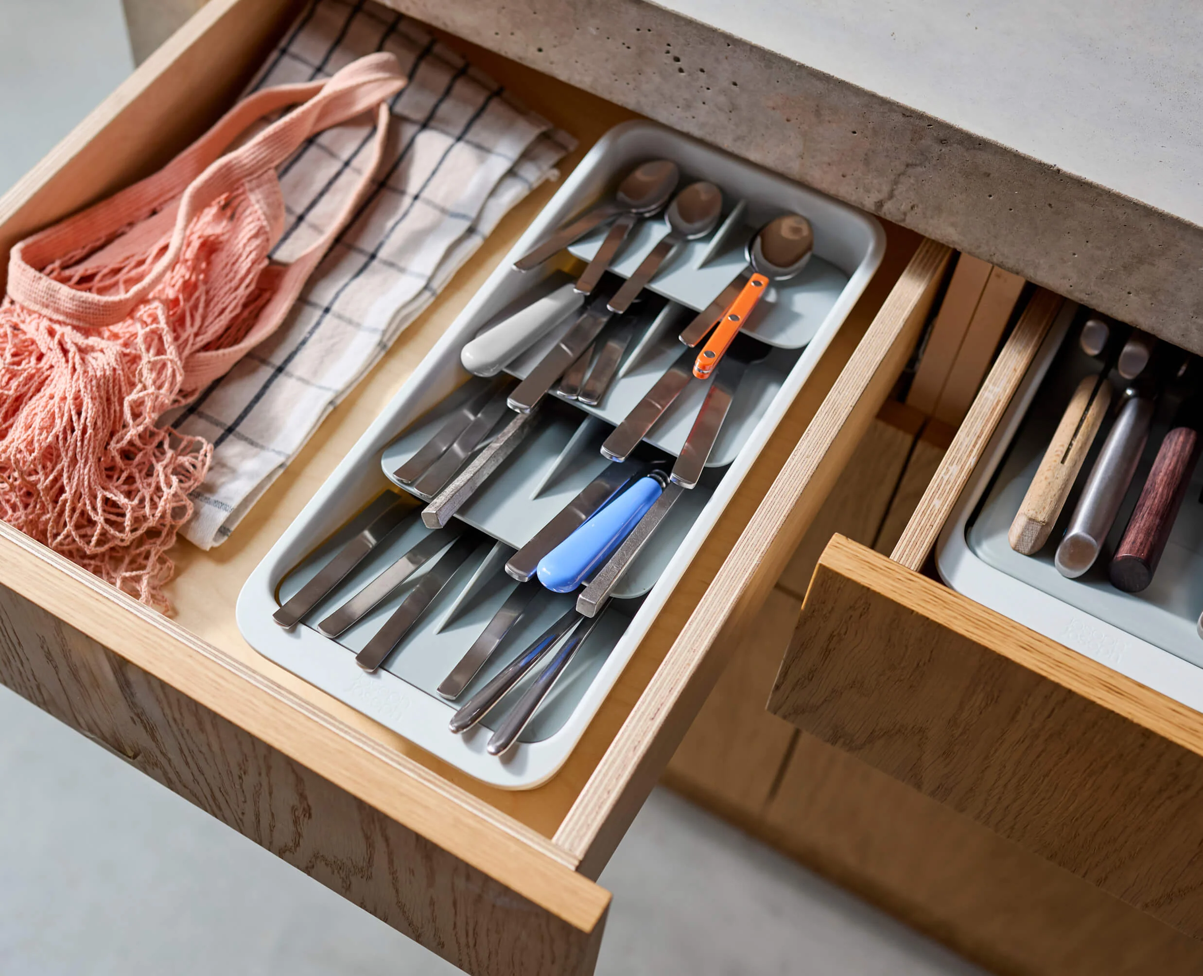 DrawerStore™ Large Tiered Cutlery Organiser - Image 2