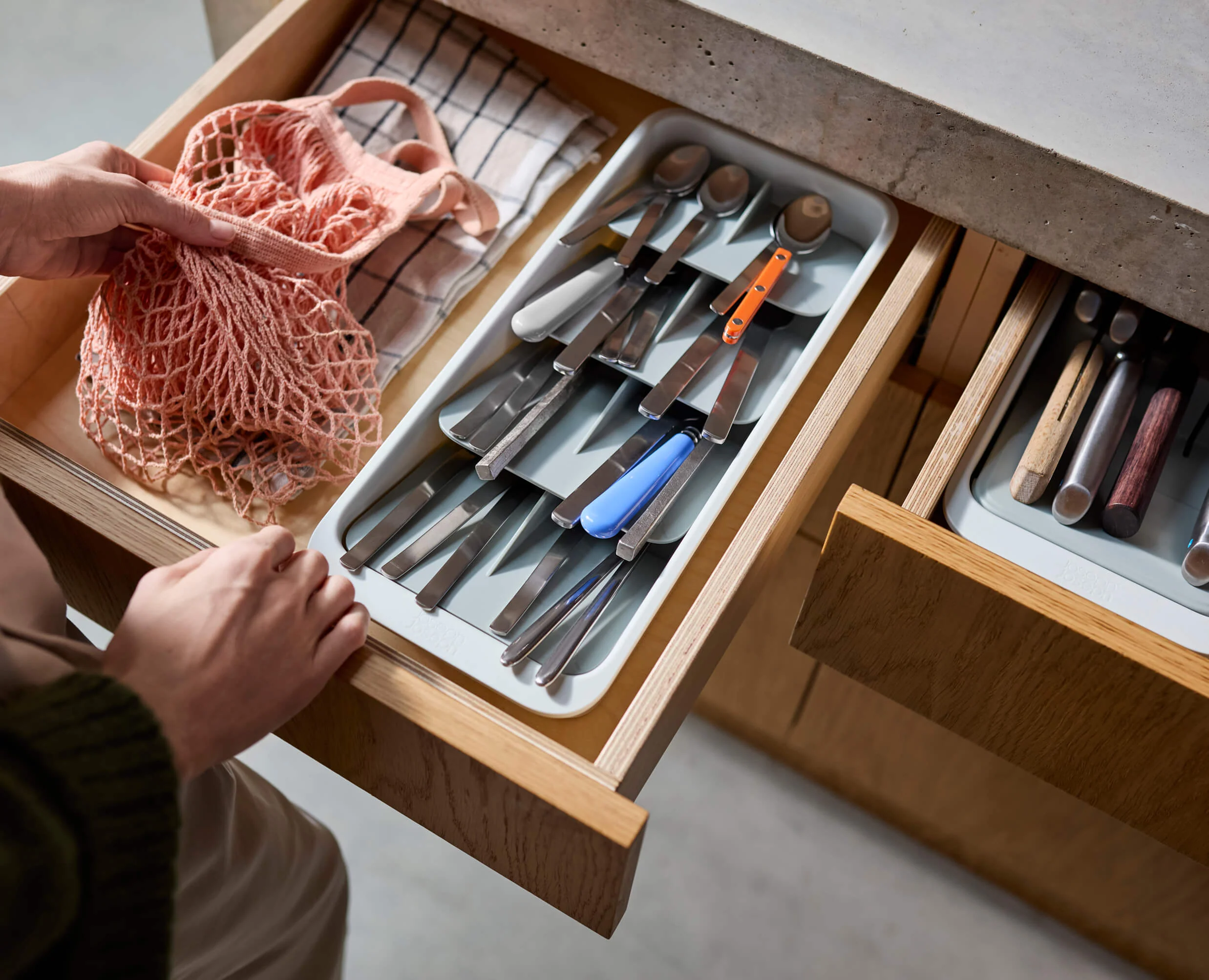 DrawerStore™ Large Tiered Cutlery Organiser - Image 3