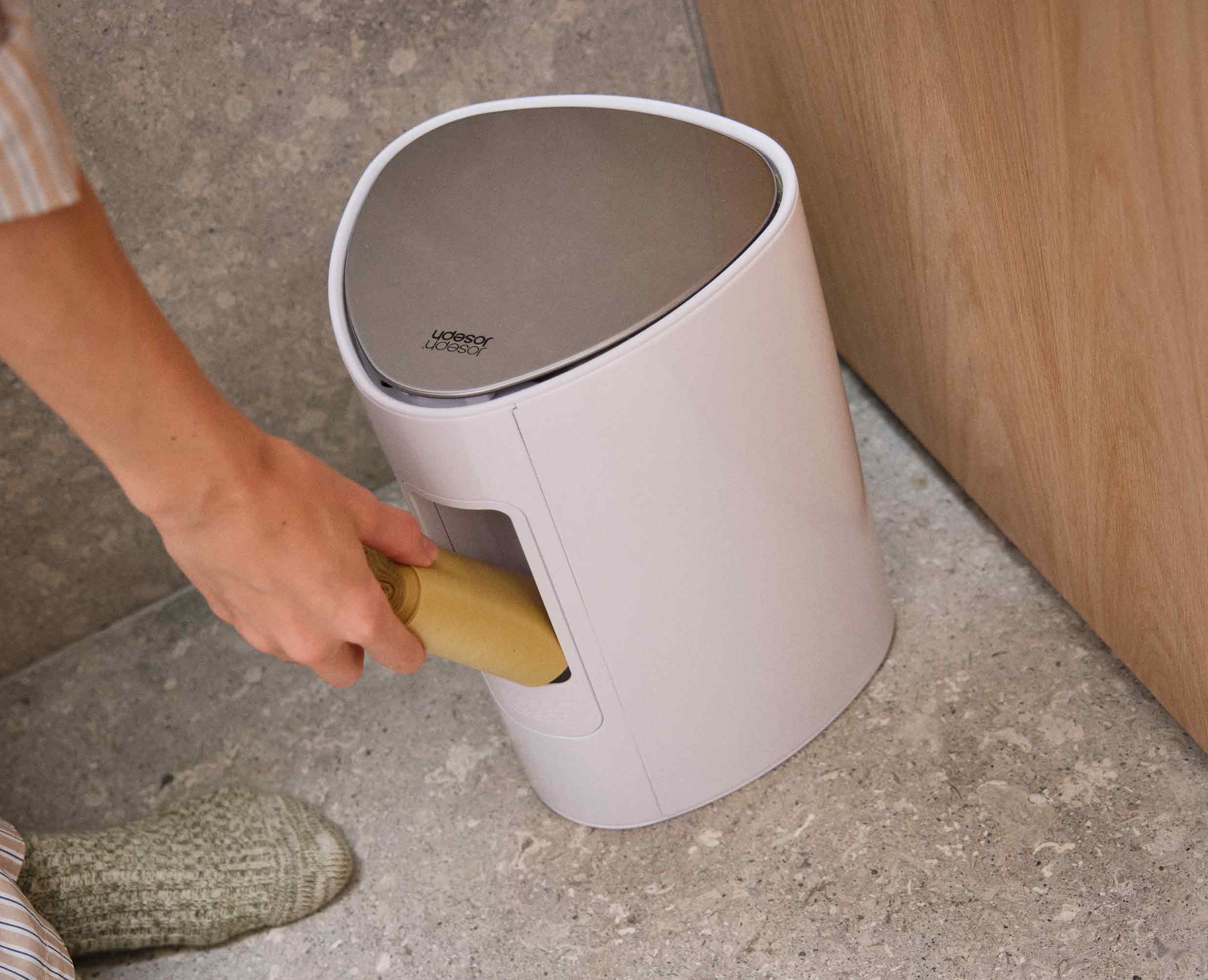 EasyStore™ 5L Gloss White Bathroom Pedal Bin - Image 5