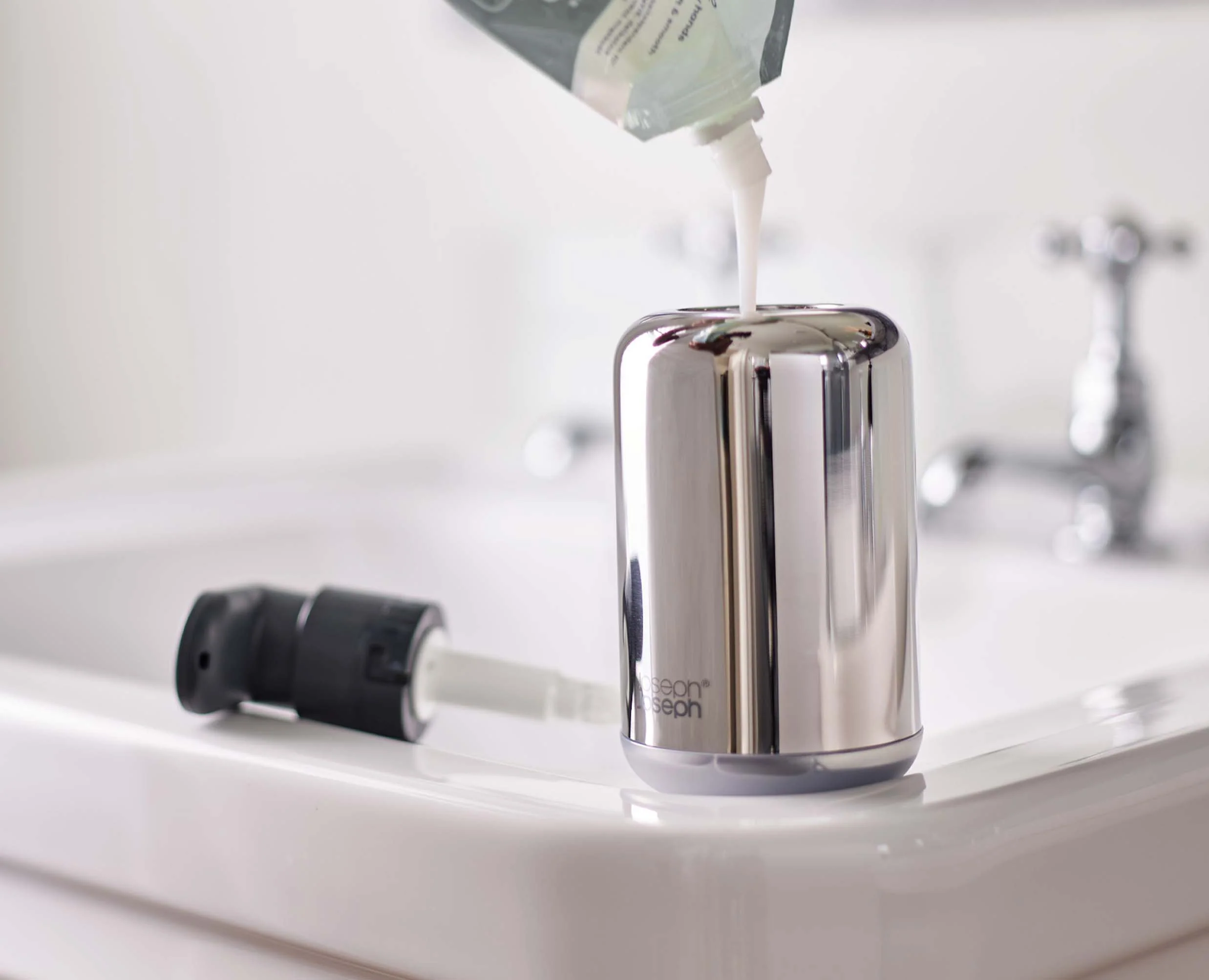 EasyStore™ Luxe Stainless-steel Soap Pump - Image 6