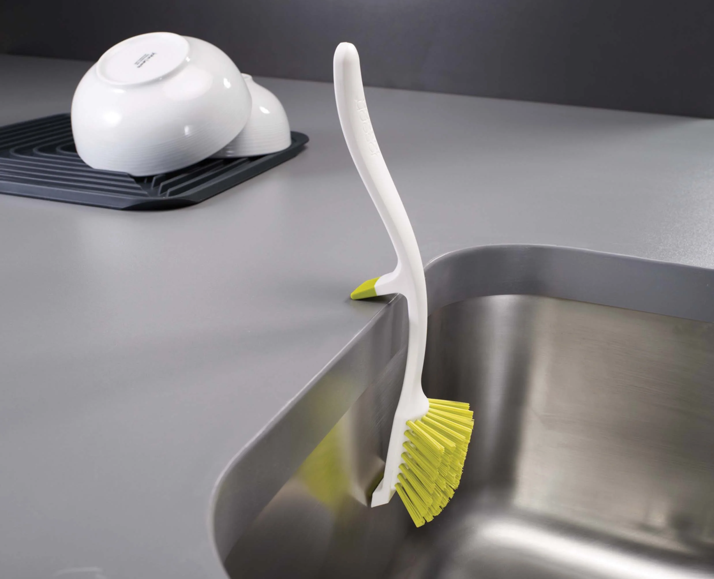 Edge™ Green Washing Up Brush - Image 3