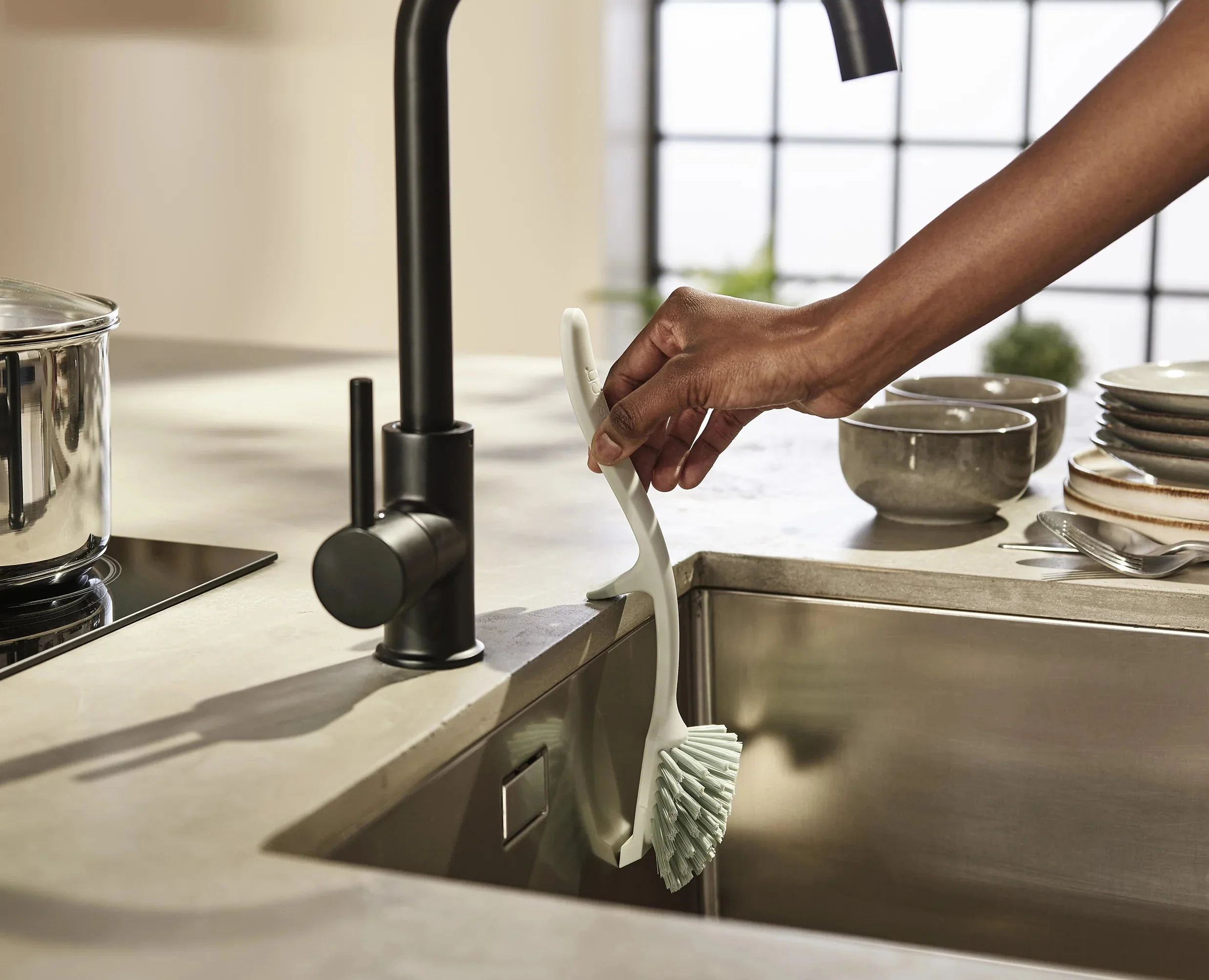 Edge™ Stone Green Washing Up Brush - Image 3