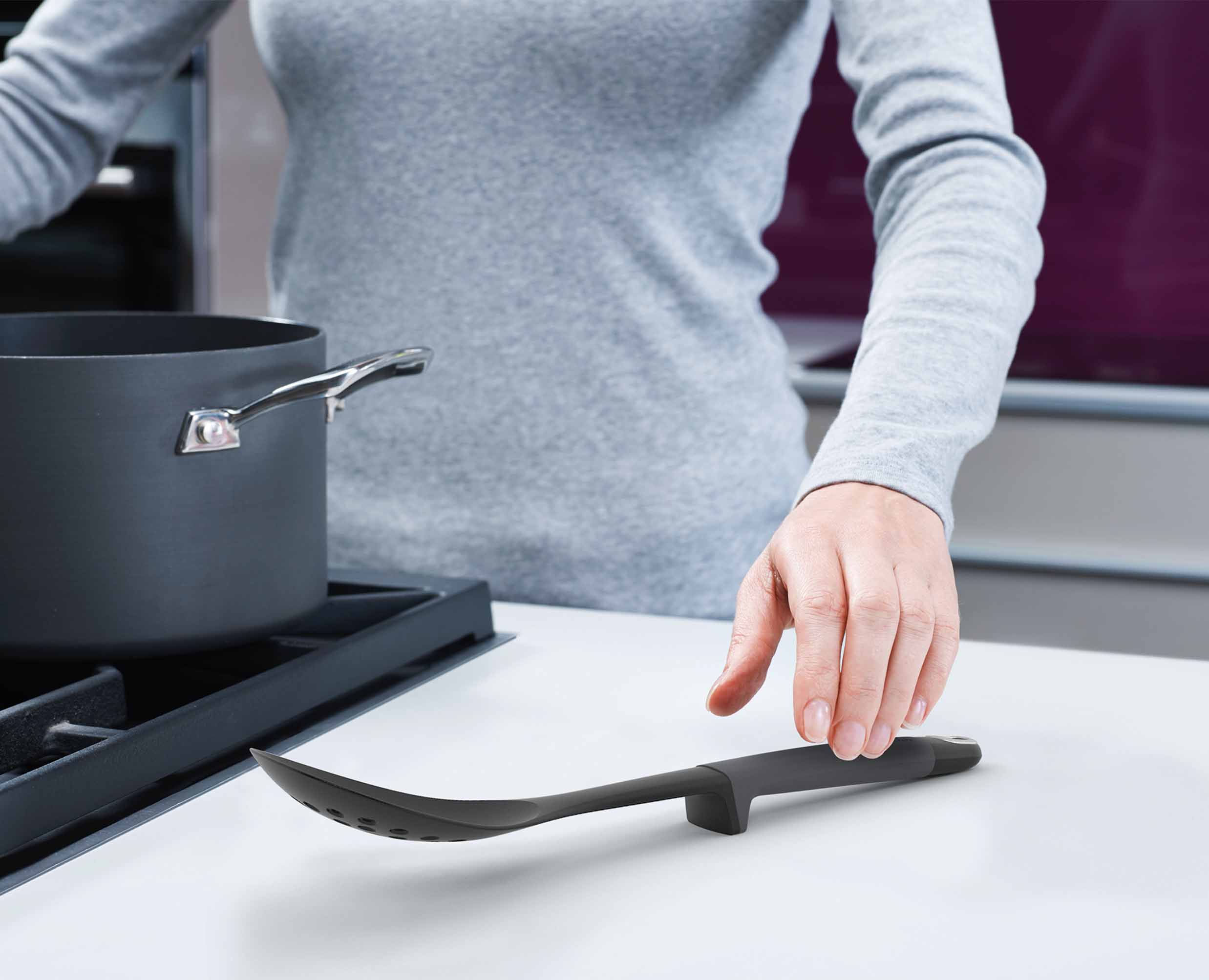 Elevate™ 6-piece Grey Utensils Carousel Set with Tongs - Image 3