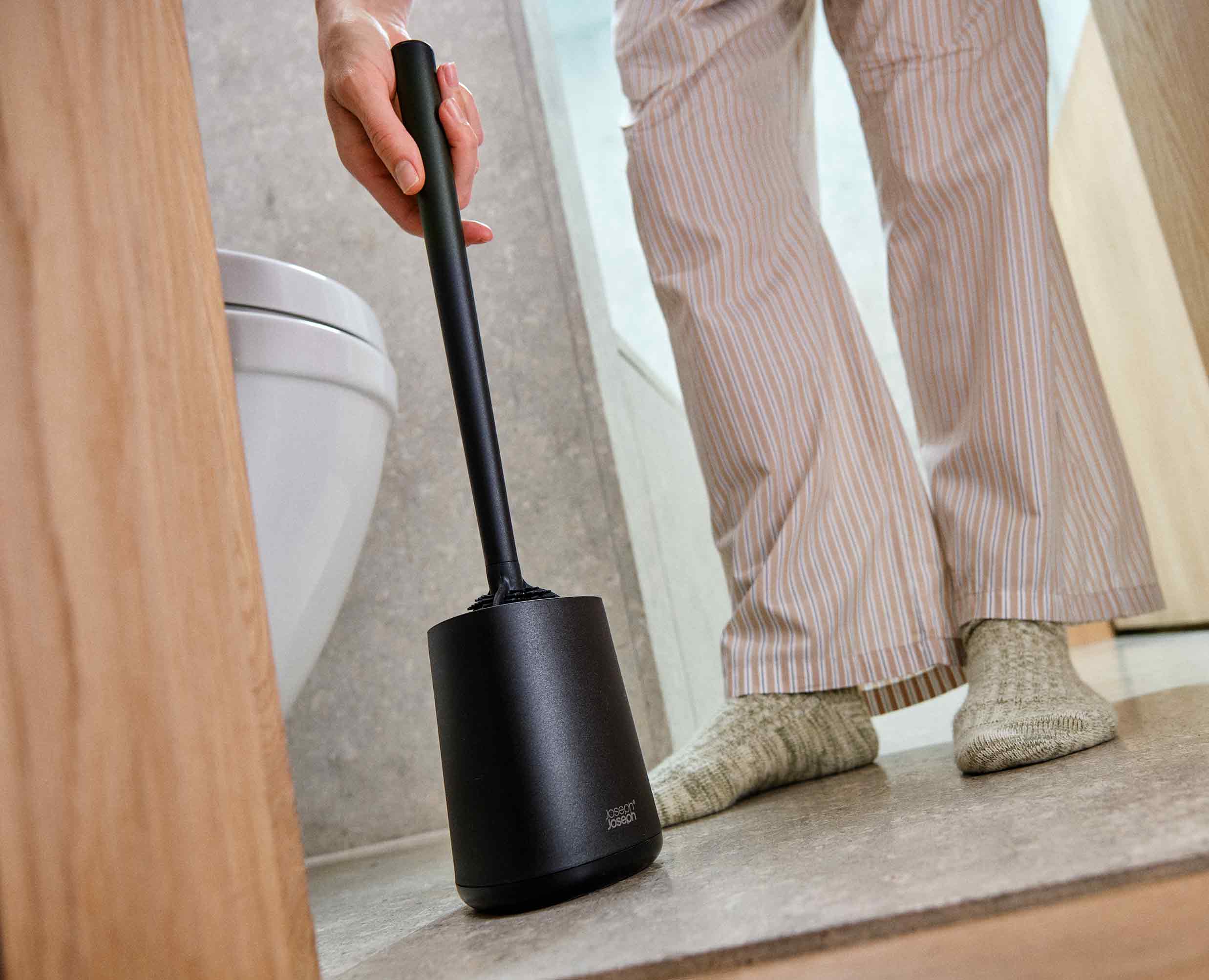 Flex™ 360 Lite Matt Black Toilet Brush - Image 2