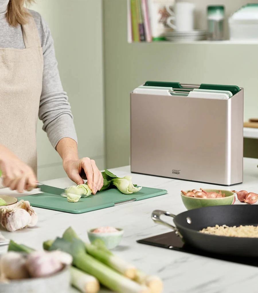 Folio™ 4-piece Green Chopping Board Set - Editions - Image 2