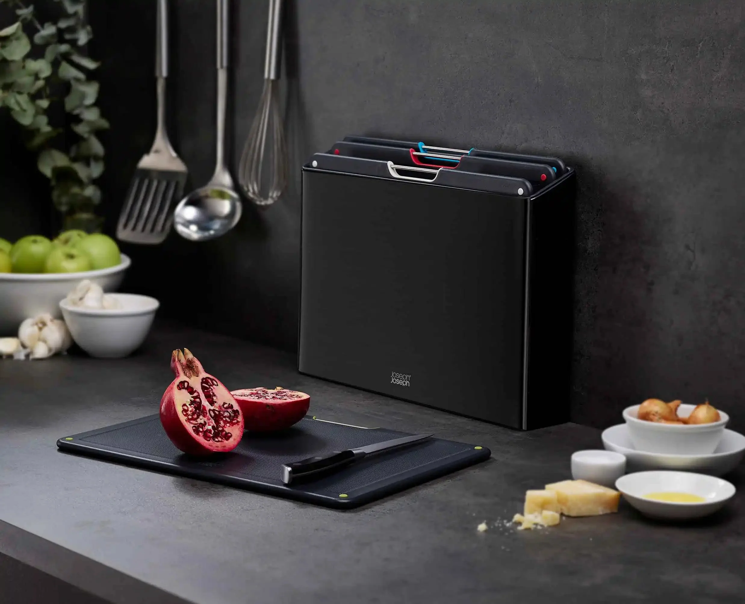 Folio™ Steel 4-piece Chopping Board Set With Black Stainless-Steel Case - Image 3