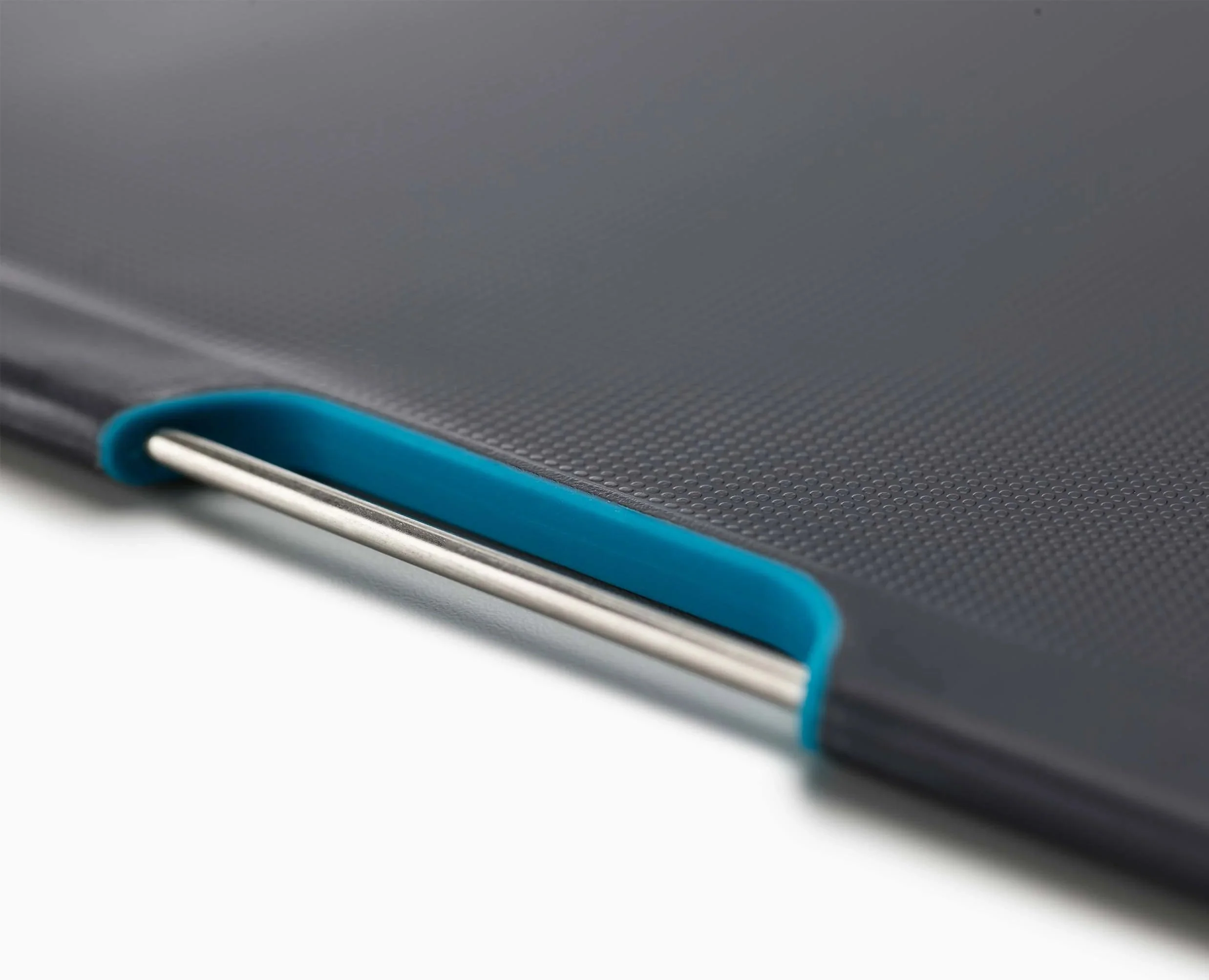 Folio™ Steel 4-piece Chopping Board Set With Stainless-Steel Case - Image 6
