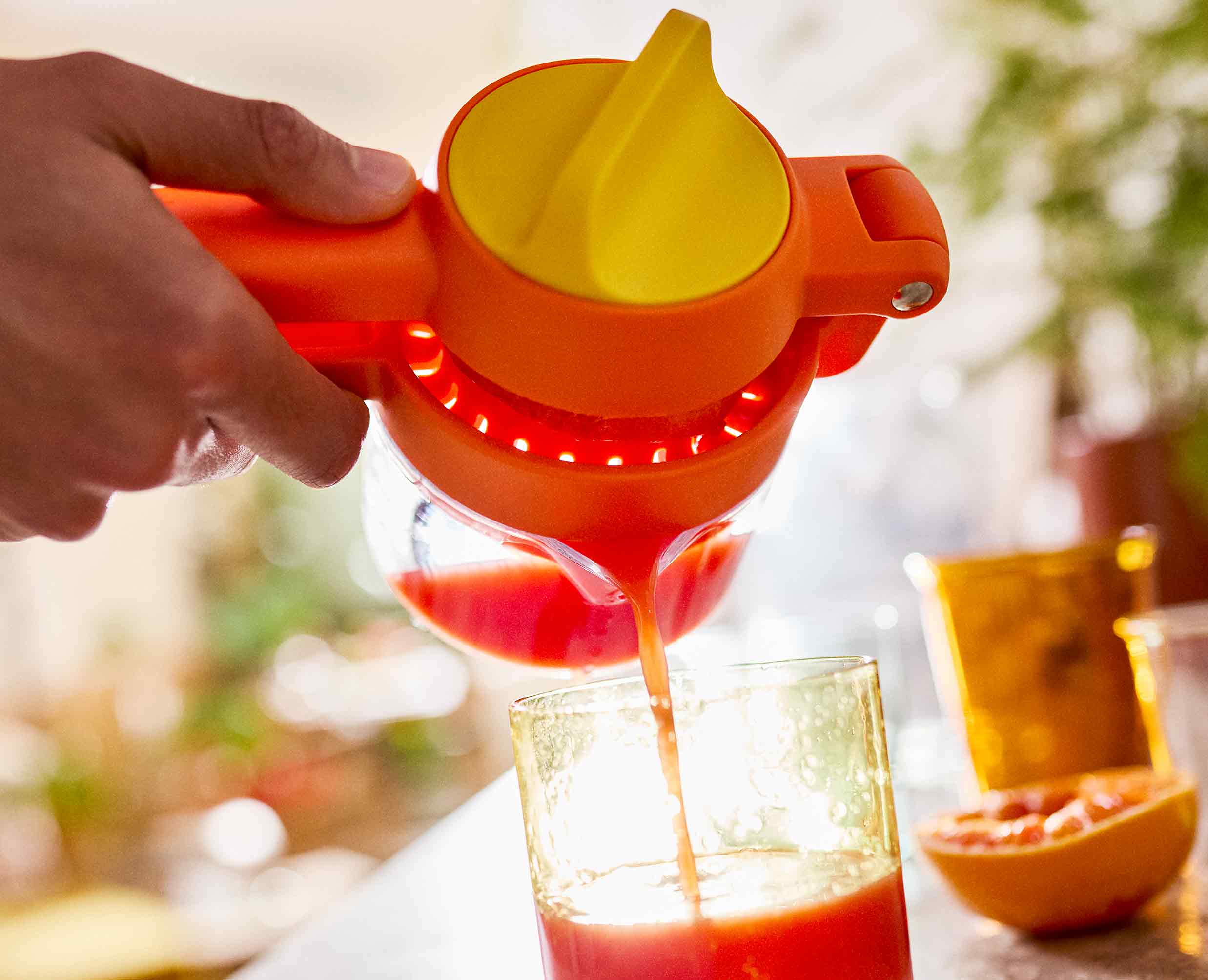 JuiceMax™ Plus Dual-Action Orange Citrus Press with Measuring Cup - Image 5