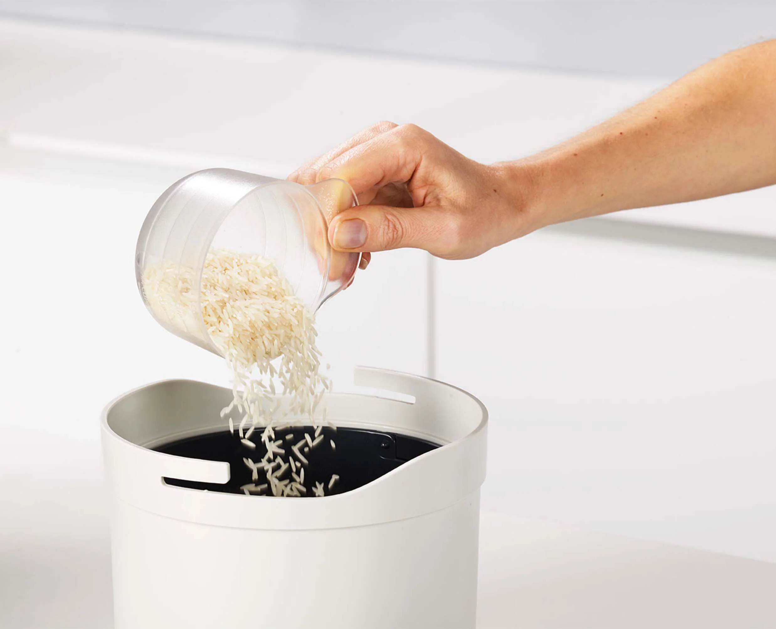 M-Cuisine™ White Microwave Rice Cooker - Image 5