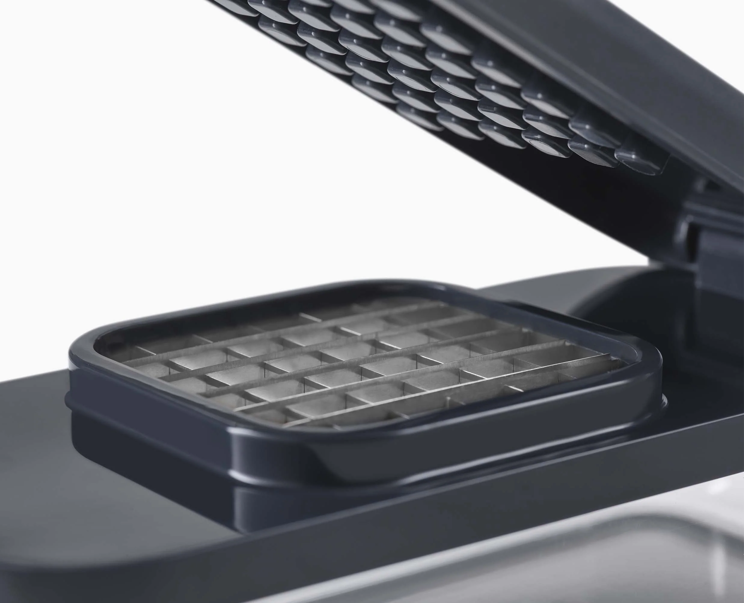 Multi-prep™ Compact Multicolour 4-piece Grater & Slicer - Image 7