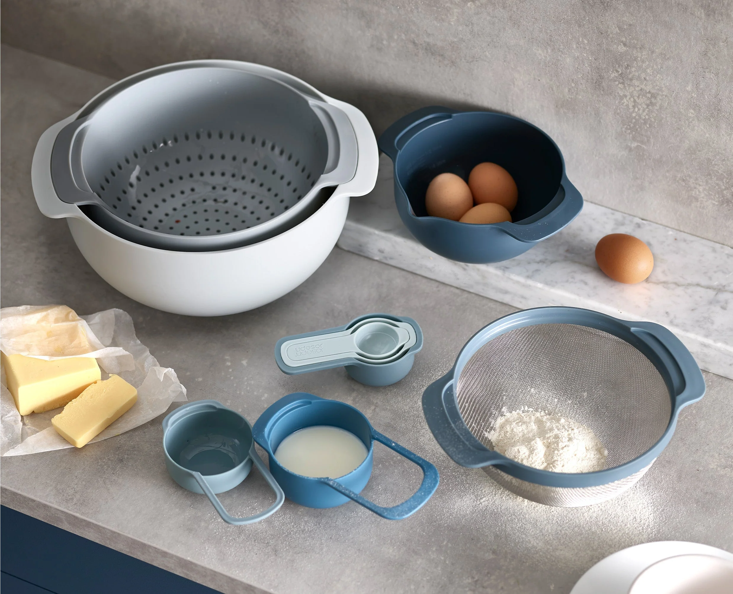 Nest™ 9 Plus Blue Bowl Set - Editions - Image 3