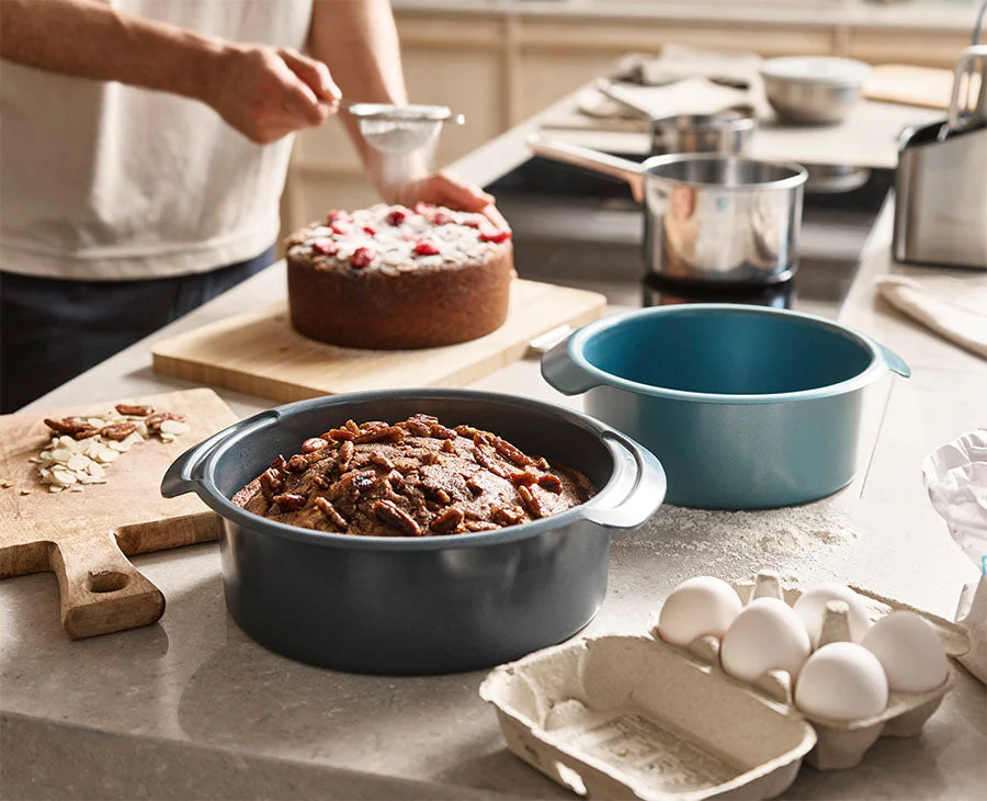 Nest™ Bake Non-Stick 2-piece Blue Round Cake Tin Set - Image 2