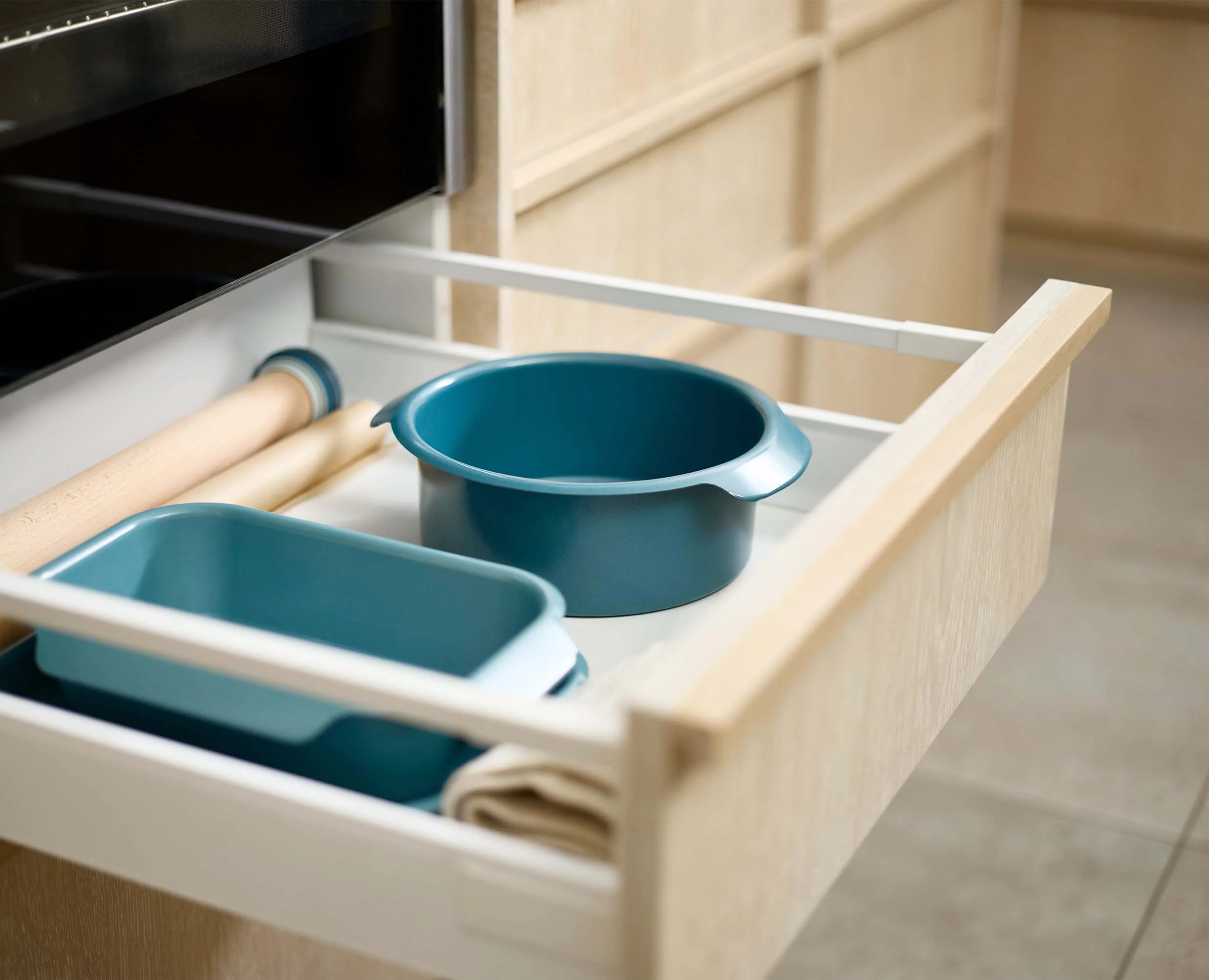Nest™ Bake Non-Stick 20cm Blue Round Cake Tin - Image 3
