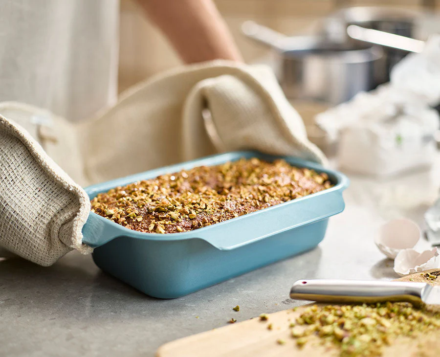 Nest™ Bake Non-Stick Blue 2lb Loaf Tin - Image 2