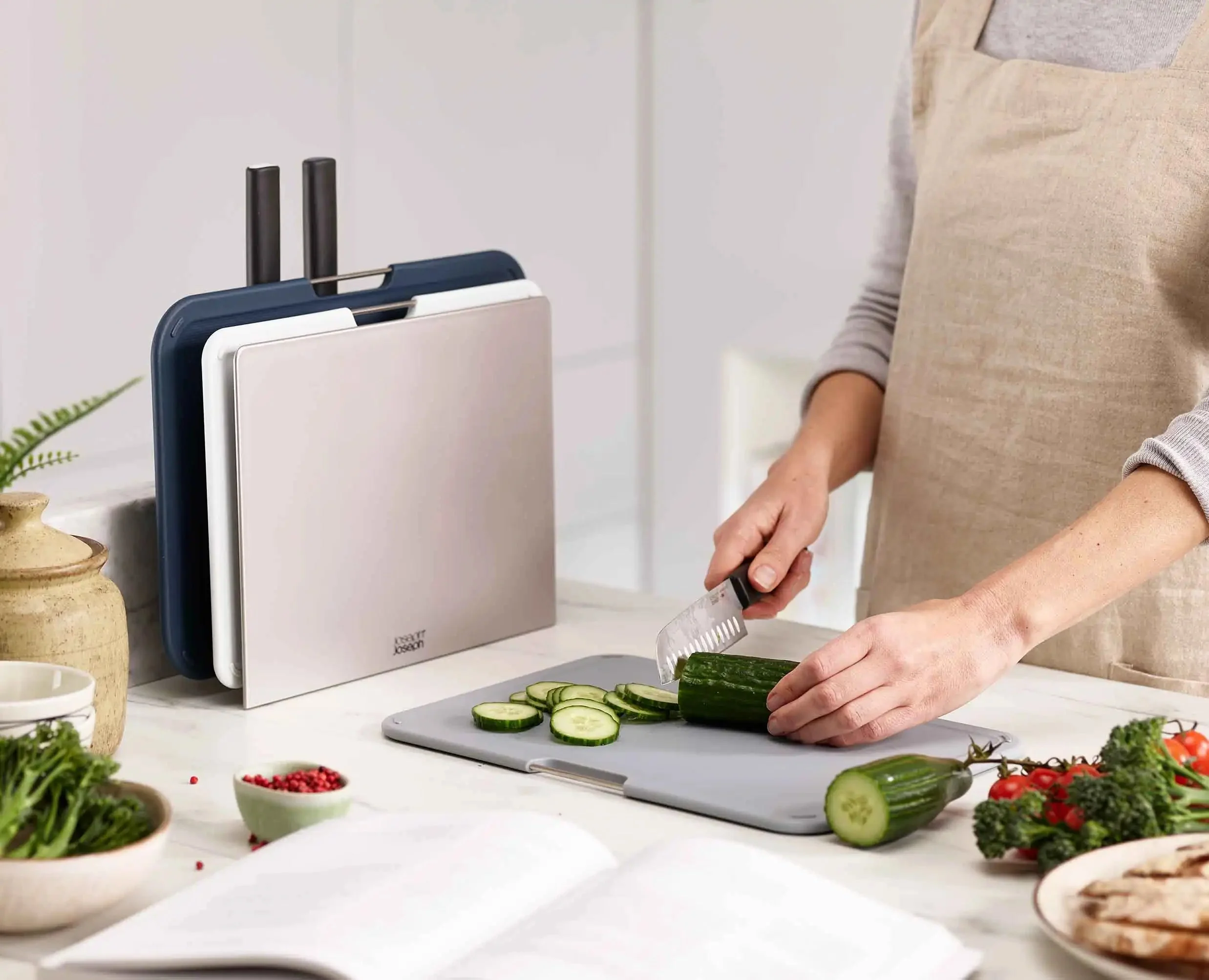 Nest™ Boards Plus 6-piece Grey Knife & Chopping Board Set - Image 3