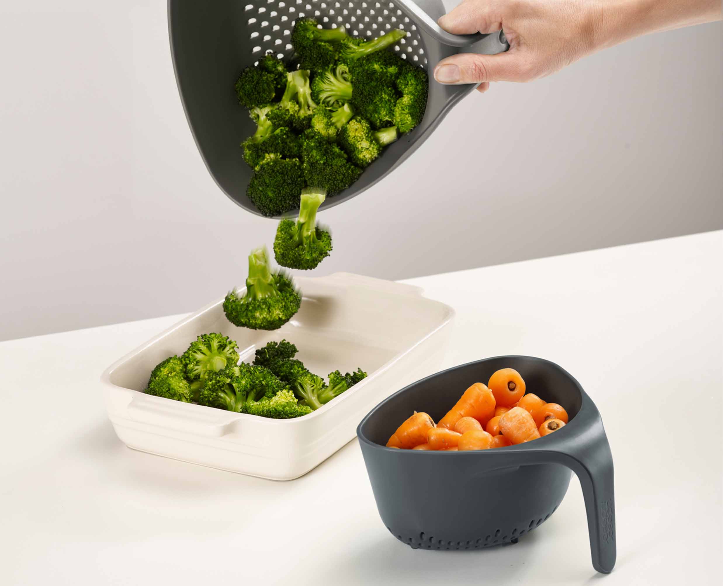 Nest™ 2-piece Grey Colander Set - Image 4
