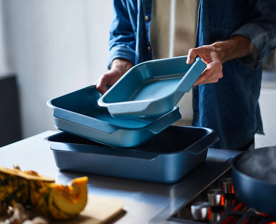 Nest™ Oven Non-stick Large Blue Roasting Tray - Image 2