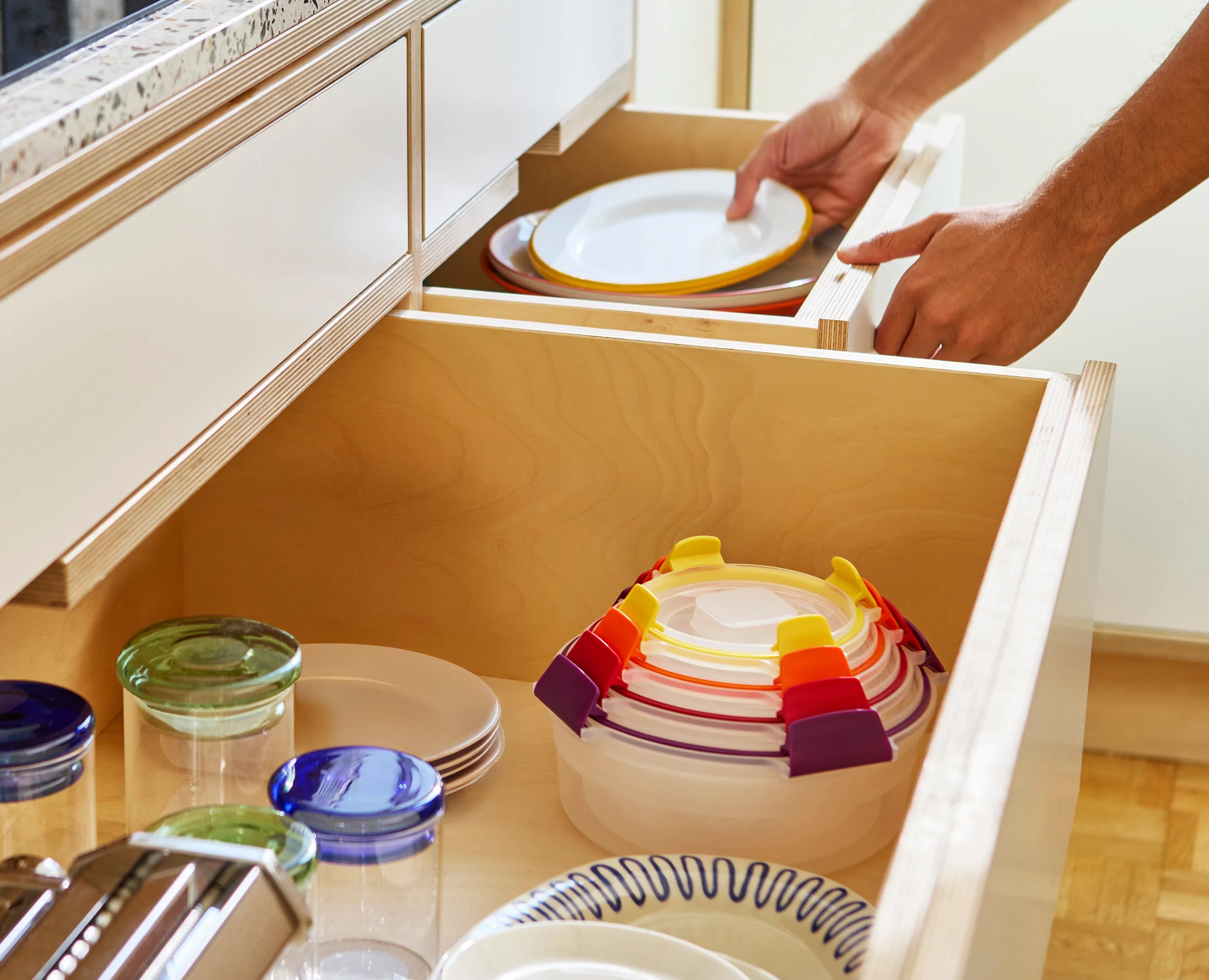 Nest Lock 4-Piece Multicolour Round Food Container Set - Image 3