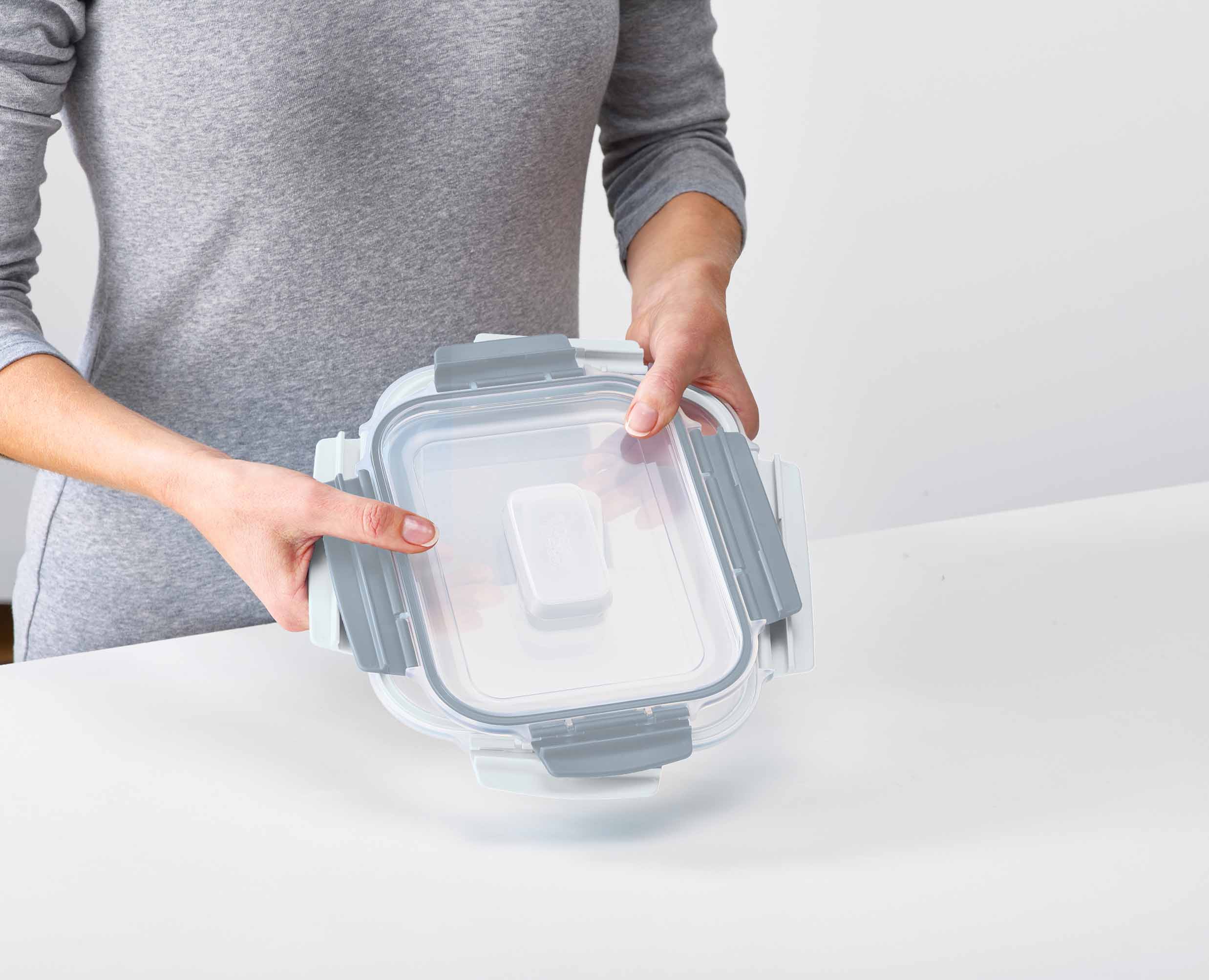 Nest™ Lock 5-piece Blue Food Container Set - Editions - Image 6