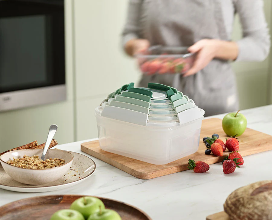 Nest™ Lock 5-piece Green Food Container Set - Editions - Image 2