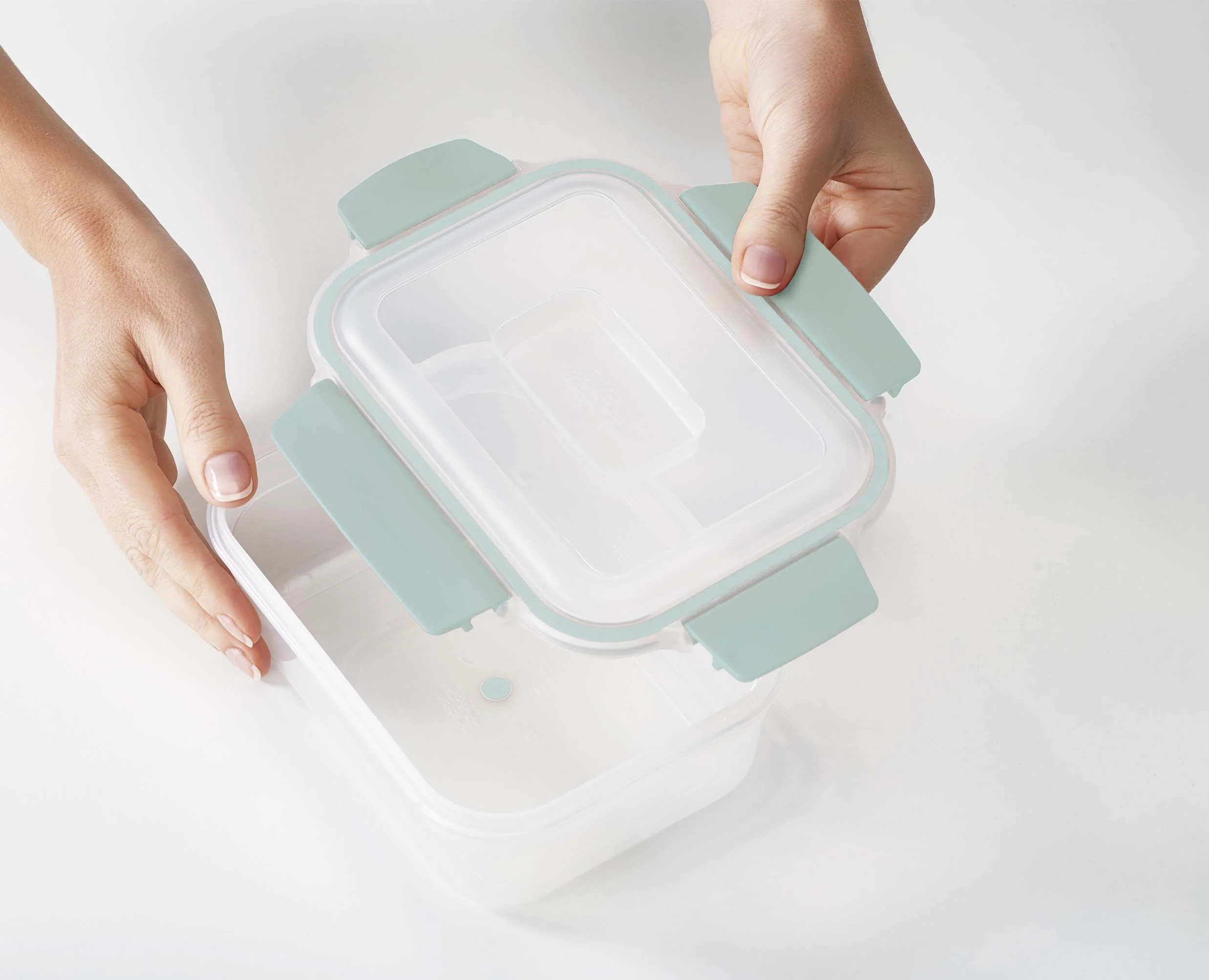 Nest™ Lock 5-piece Green Food Container Set - Editions - Image 5