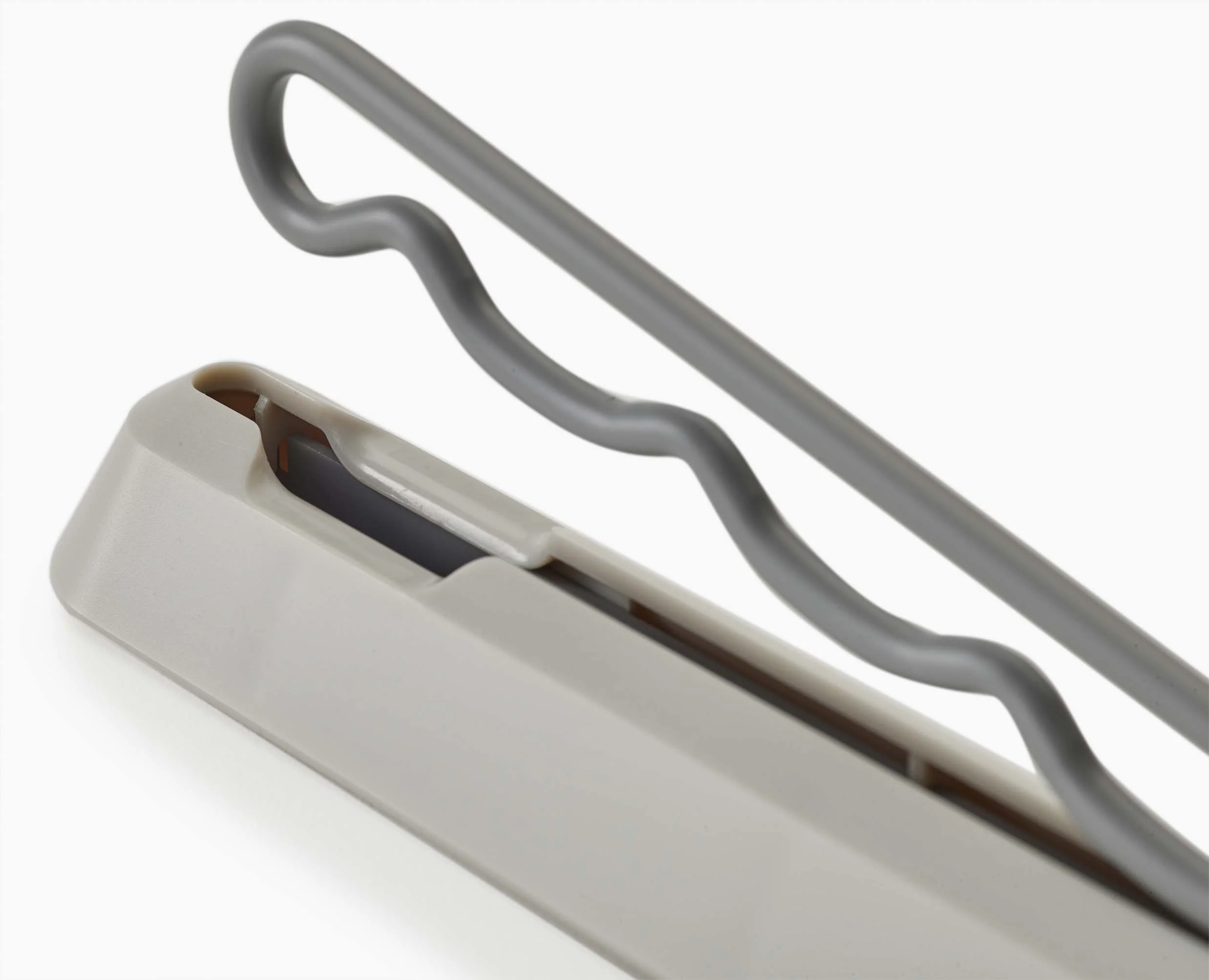 Orderly™ Ecru Retractable Hanging Rail - Image 4