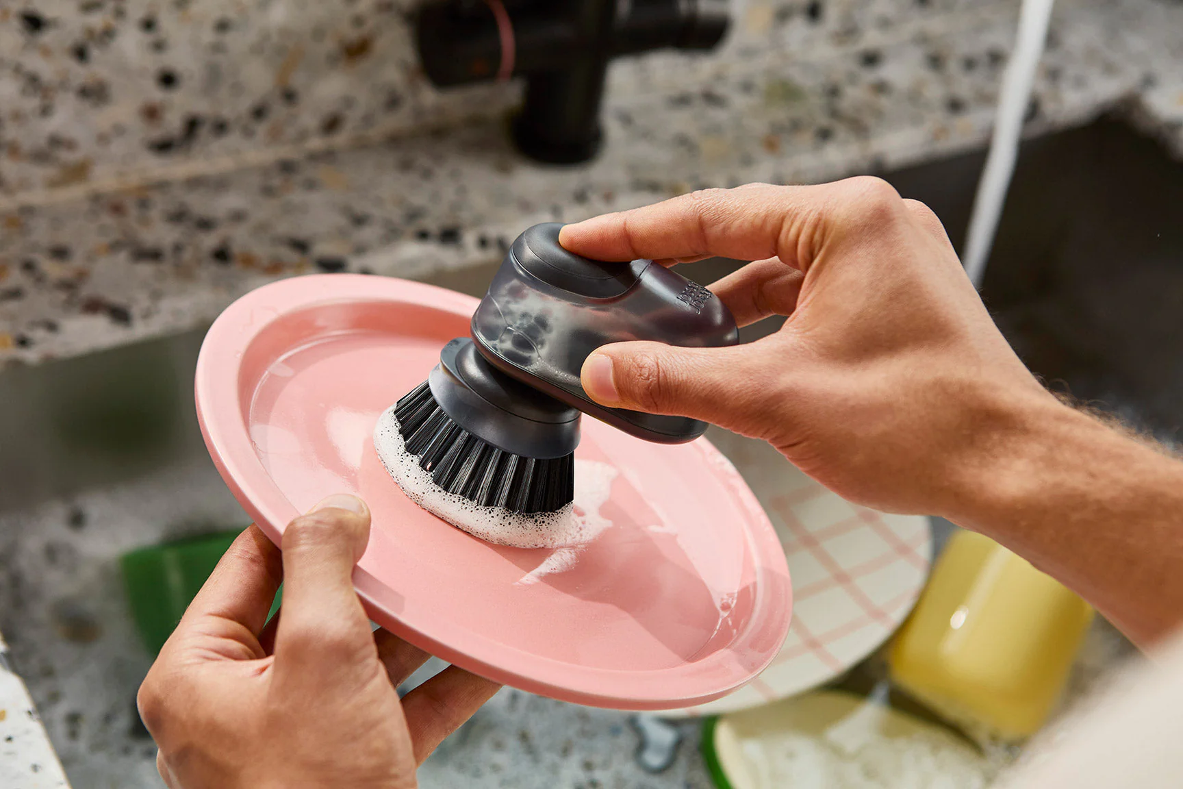 SinkTech™ Compact Soap Dispensing Washing Up Brush with Steel Stand - Image 3