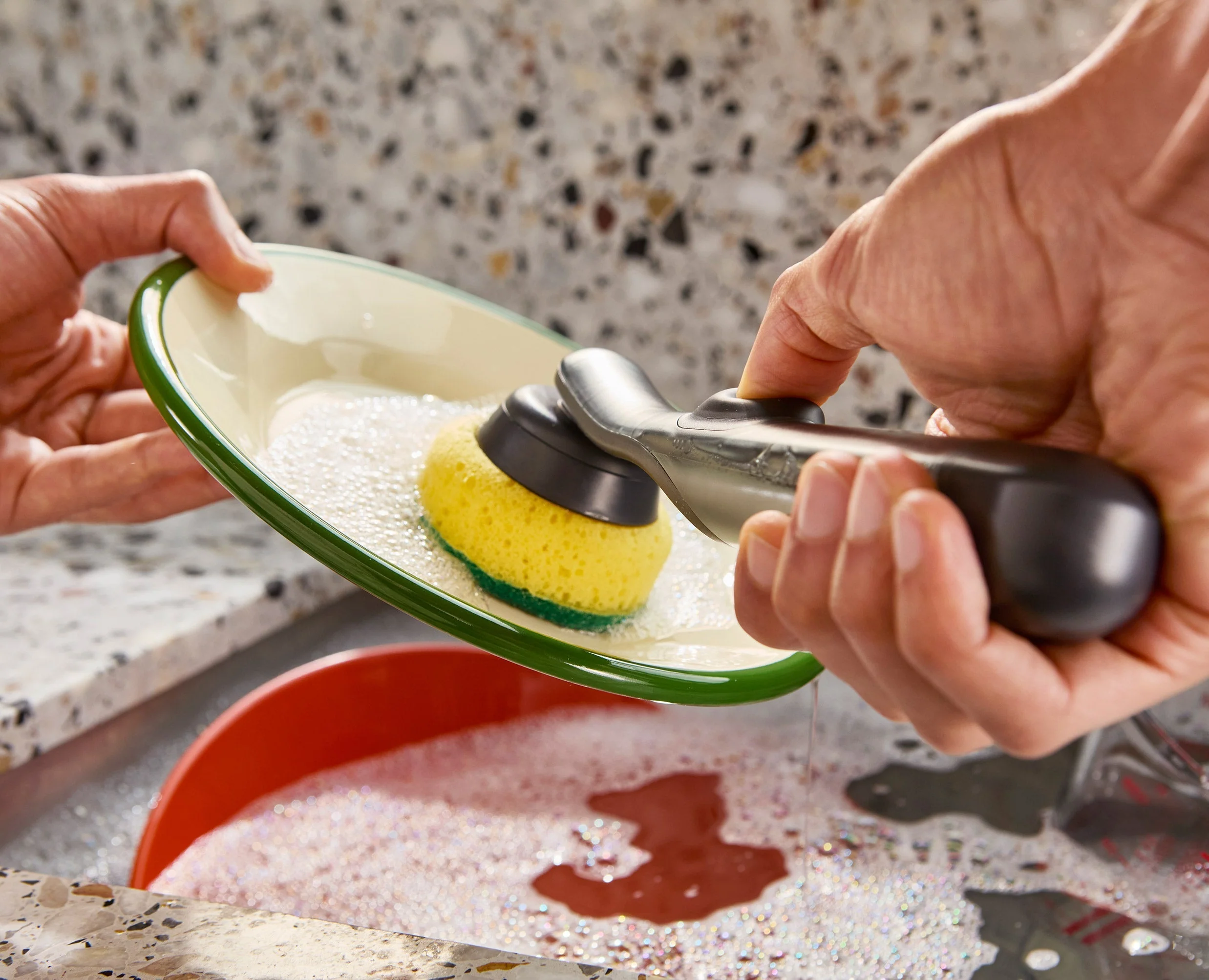 SinkTech™ Soap Dispensing Washing-Up Brush with Replacement Head & Extra Heads - Image 2