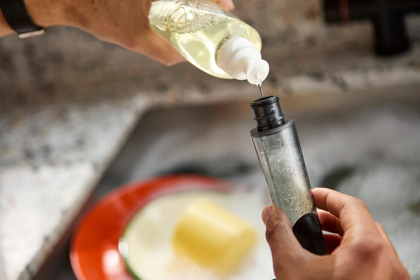 SinkTech™ Soap Dispensing Washing Up Brush with Replacement Head - Image 4