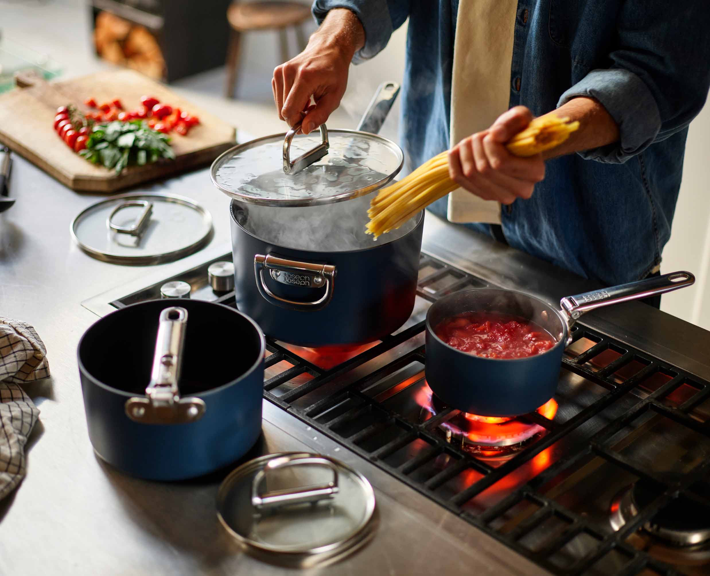 Space Folding Handle Ceramic Non-stick 23cm Blue Saucepan & Lid - Image 3