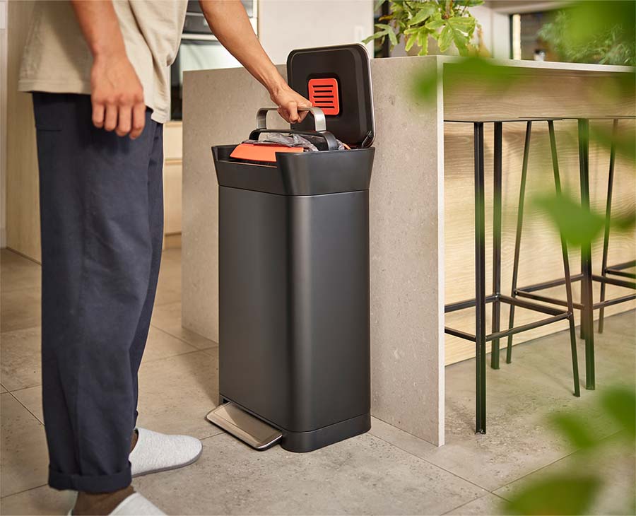 Titan 30L Black Trash Compactor - Image 2