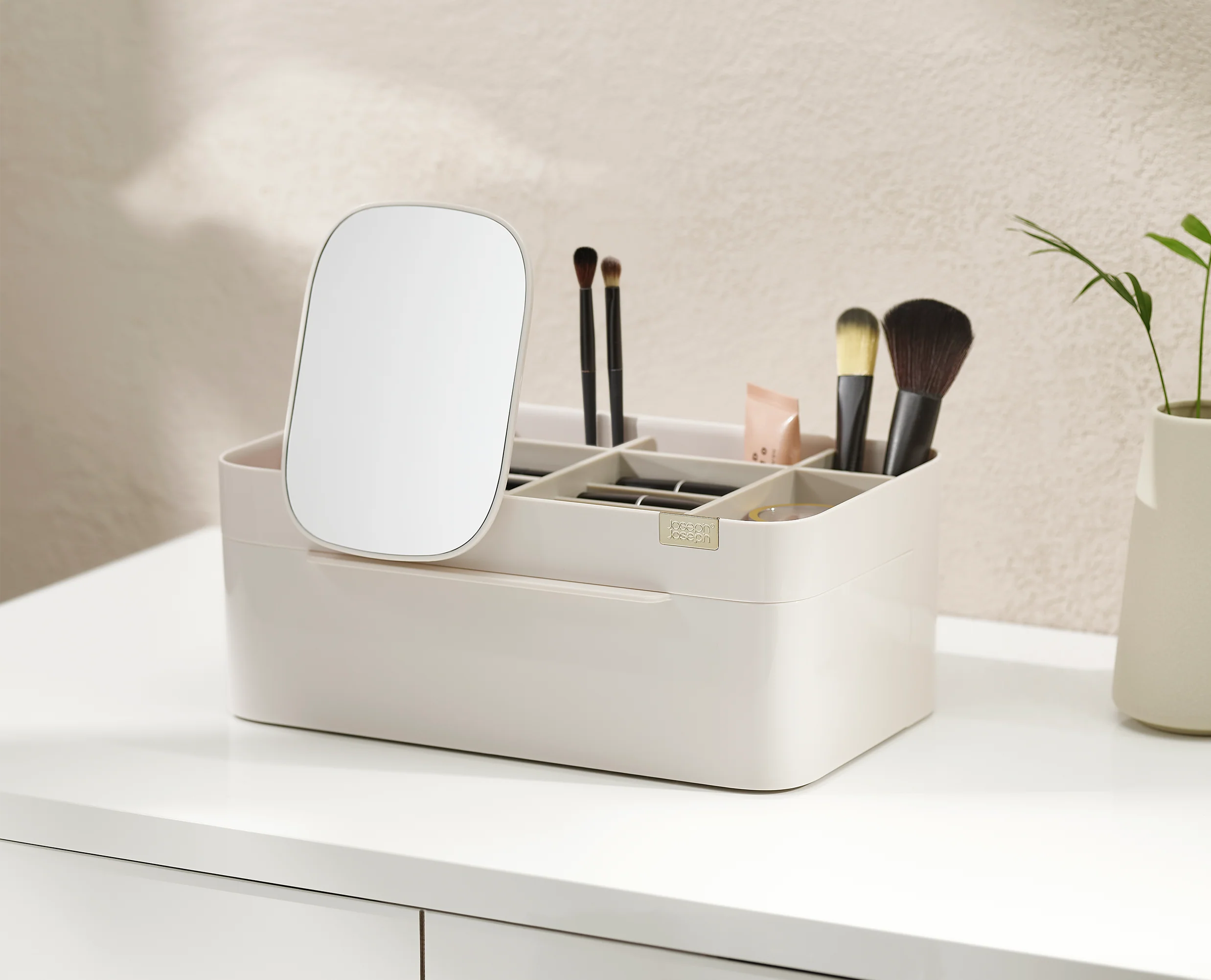 Viva Large Cosmetic Organiser with Removable Mirror - Image 2