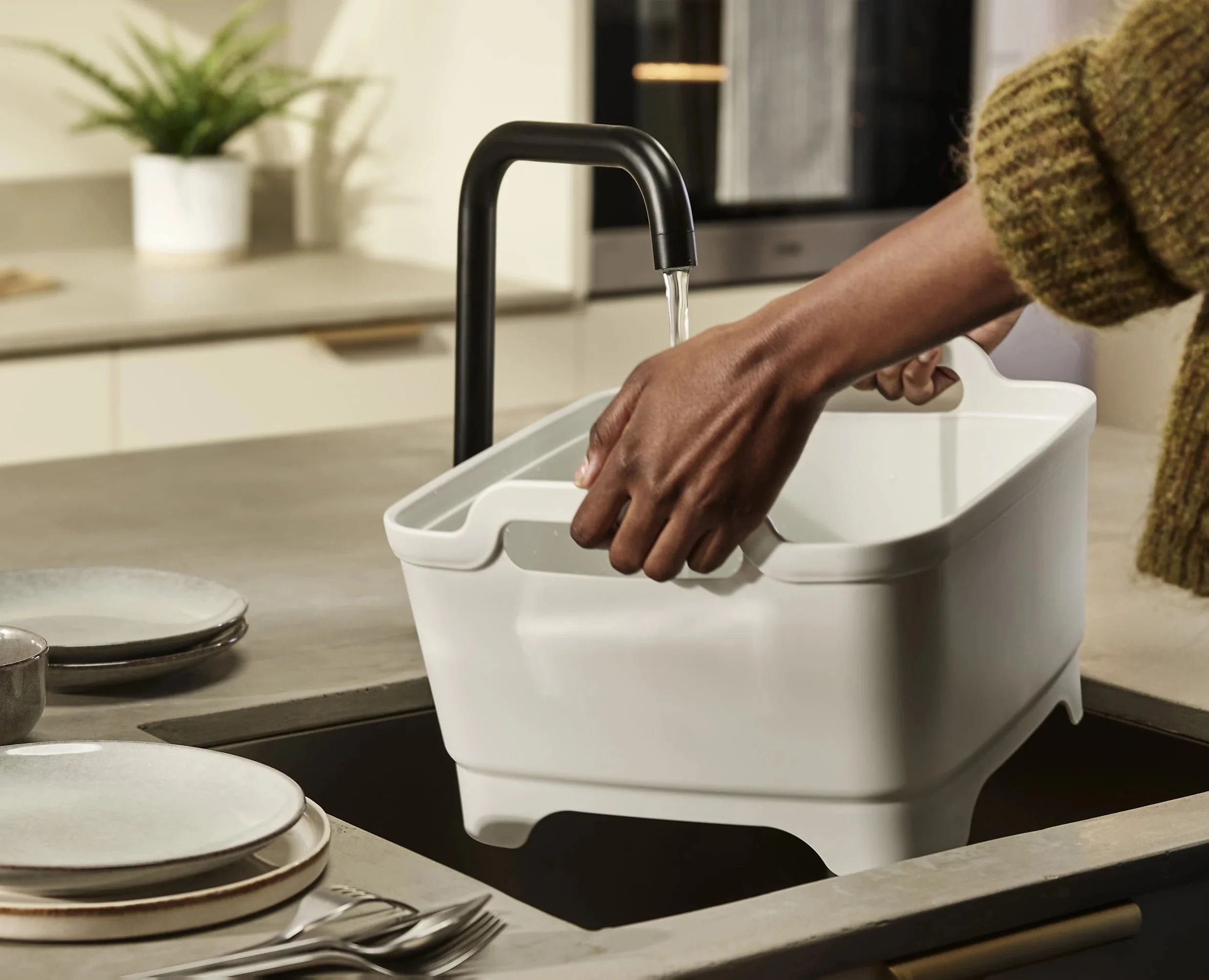 Wash&Drain™ Stone Green Washing Up Bowl - Image 4